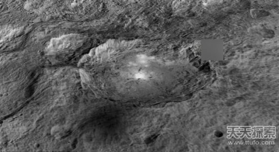 NASA惊曝:谷神星金字塔或存未知物质