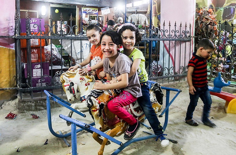 大马士革地下游乐场在玩耍的孩子们