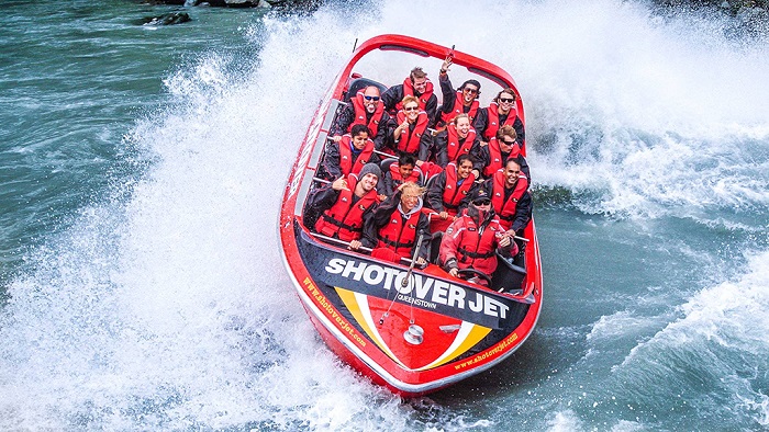 皇后镇刺激的喷射快艇