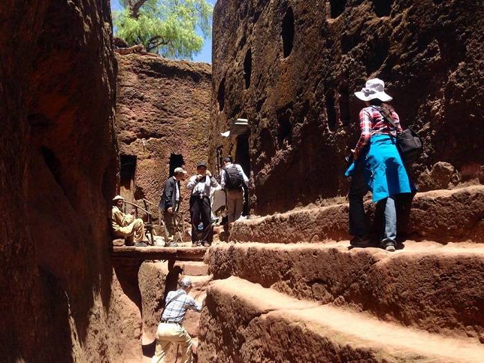 拉利贝拉岩石教堂