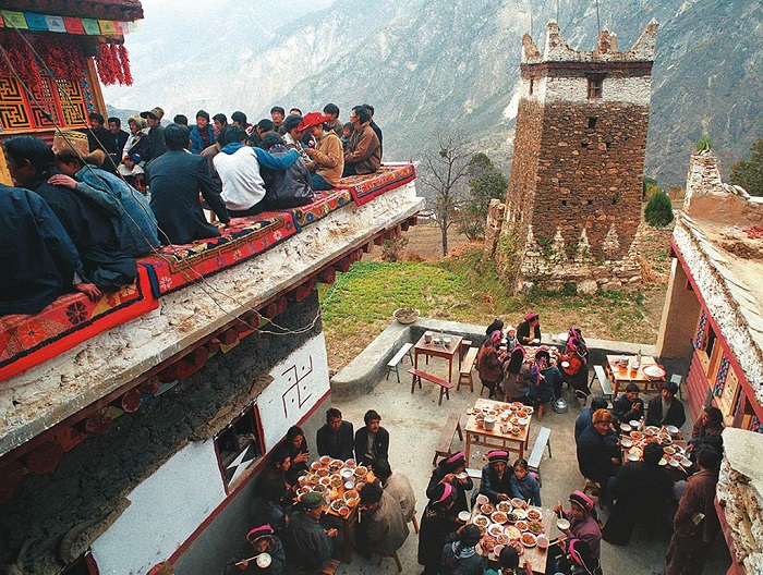 藏寨人家有喜事