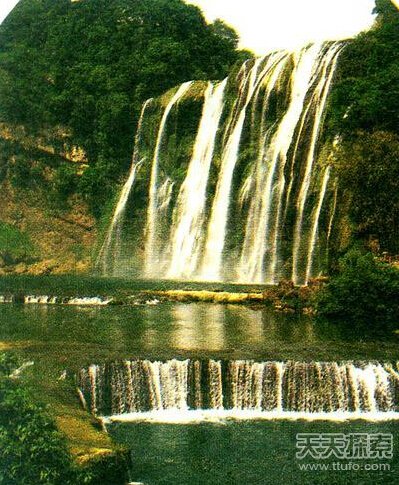 红崖天书震撼世人 悬赏百万竟无人能解