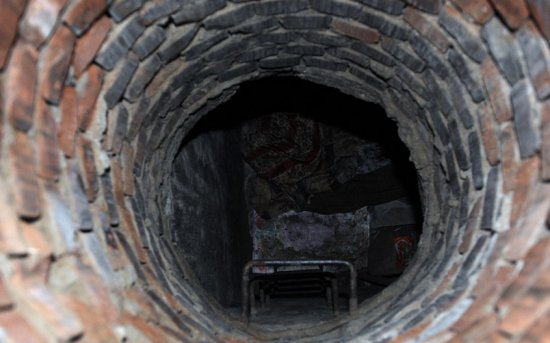 解密：北京六旬老人 为何井底“蜗居”