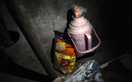 解密：北京六旬老人 为何井底“蜗居”