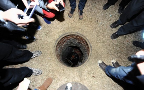 解密：北京六旬老人 为何井底“蜗居”