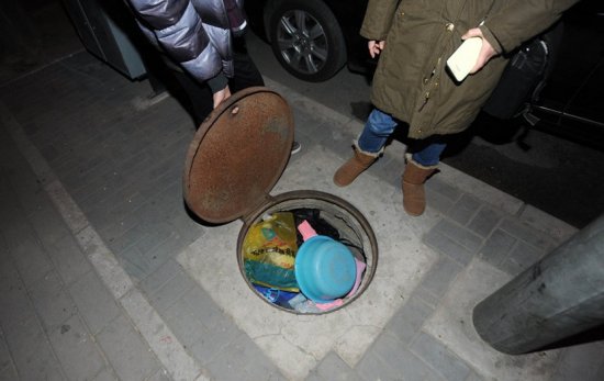 解密：北京六旬老人 为何井底“蜗居”