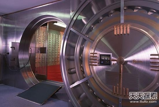 中国第一地下金库内部曝光：3万多个保险箱