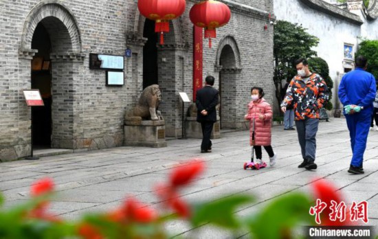 福州：清明踏青赏花享春光
