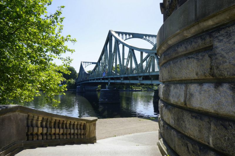 波斯坦格林尼克铁桥