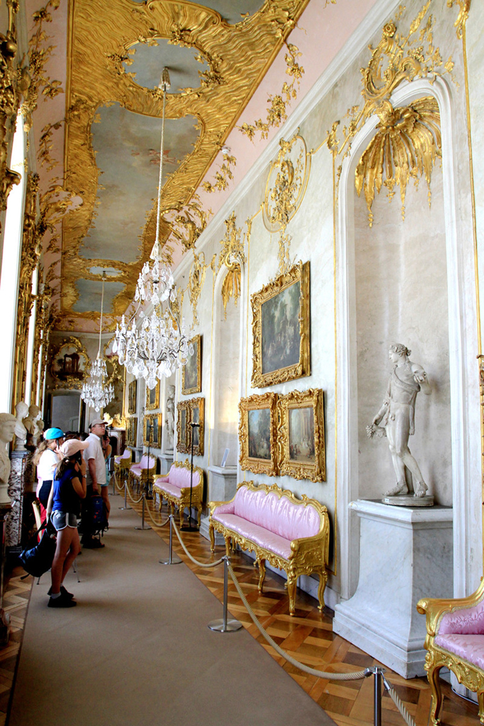 无忧宫内艺术品