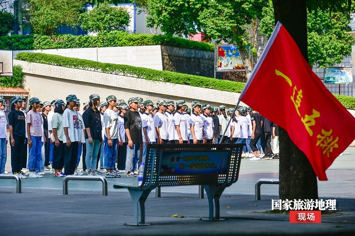 队列练习（何华文）