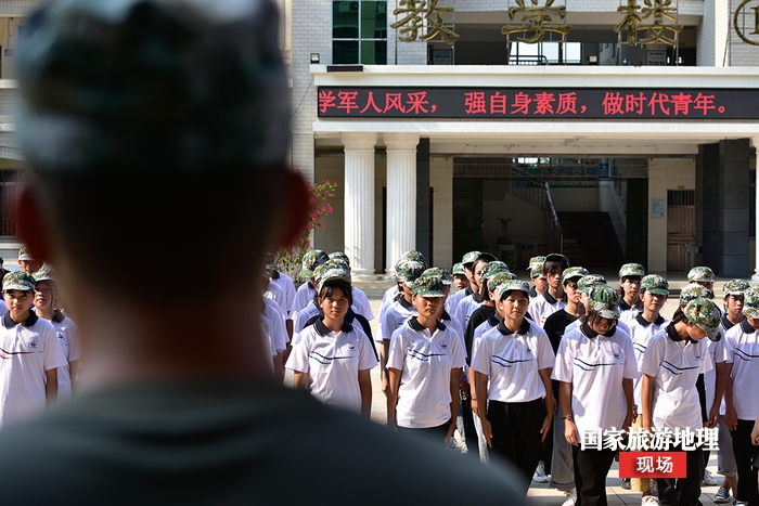 学军人风采，做时代青年（何华文）