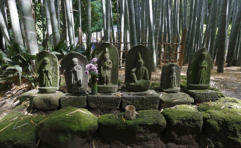 竹林里的良缘地藏小石佛