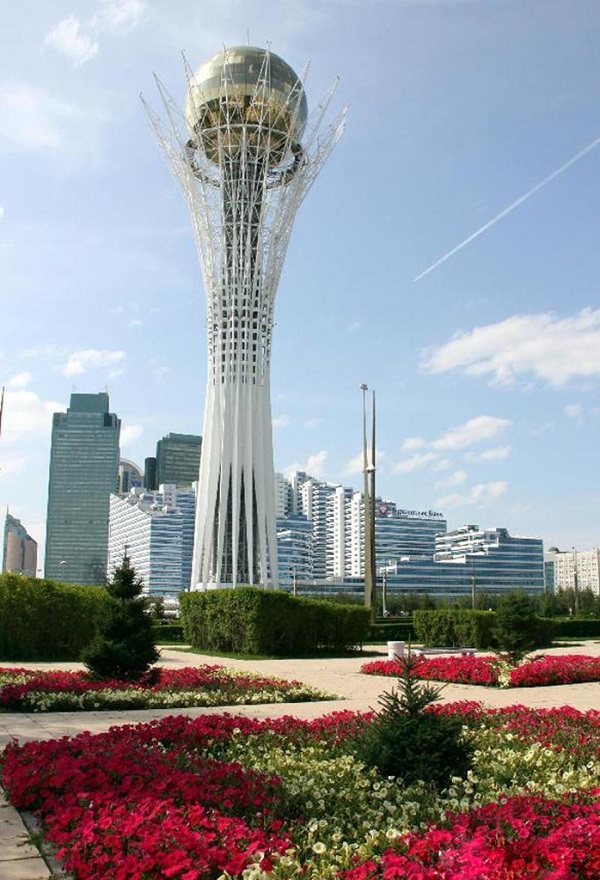 哈萨克斯坦生命之树即巴依杰列克塔