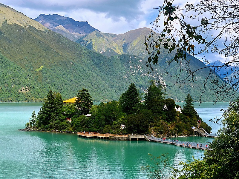林芝巴松措风光