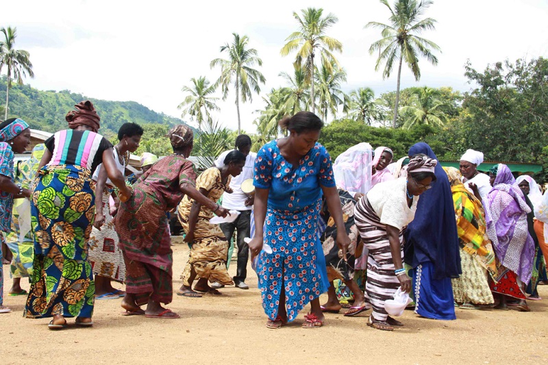 多哥人传统葬礼像狂欢