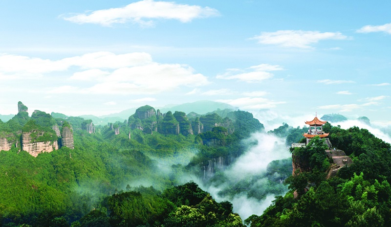 阳元山顶嘉遁亭