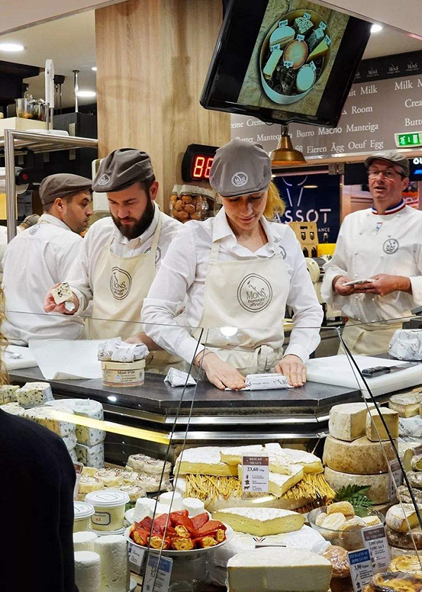 里昂老城菜市场是法国的美食中心