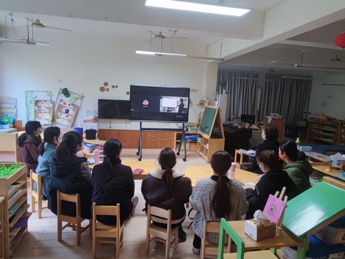稻香老师认真学习