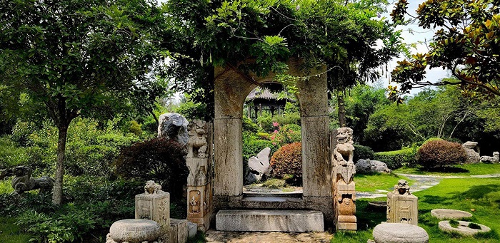 龟山汉墓景区点石园