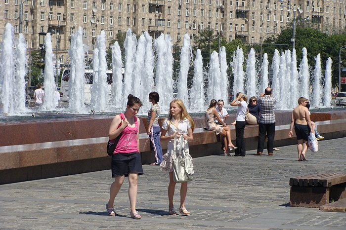 街头美丽的喷泉