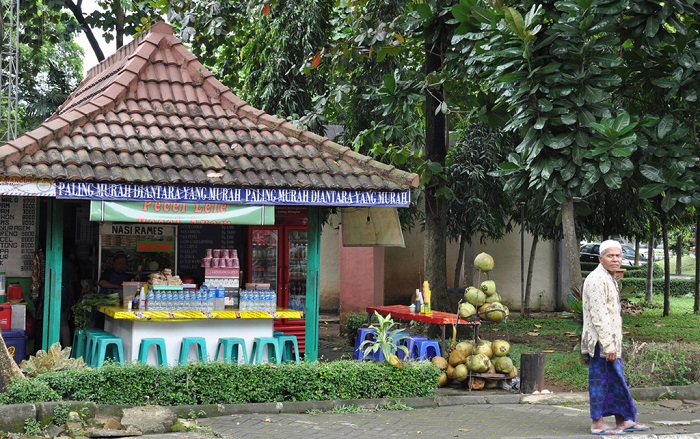 路边店铺