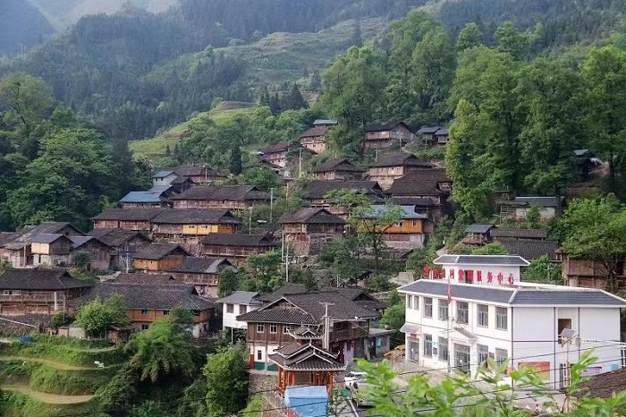 远眺加坡苗寨
