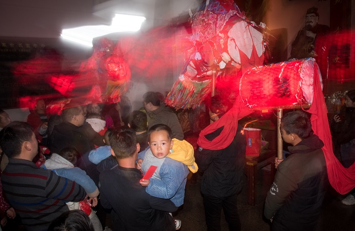 香火兴旺大喜日，宗祠热闹庆添丁