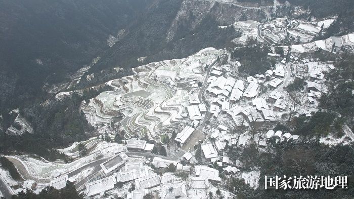雪落乡村如诗如画