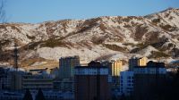 新疆阿勒泰：日照金山（图）