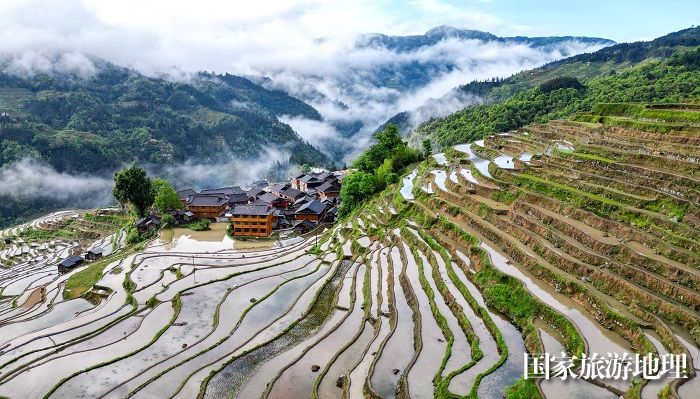2024年4月20日，在贵州省黔东南苗族侗族自治州从江县加榜乡党扭村航拍的梯田风光。  (4)